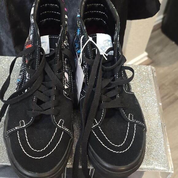 Vans X Disney Villians SK8-Hi Sneaker - Picture 10 of 12